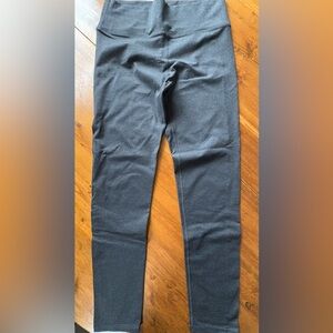 New Fabletics Charcoal Leggings Size L with compression